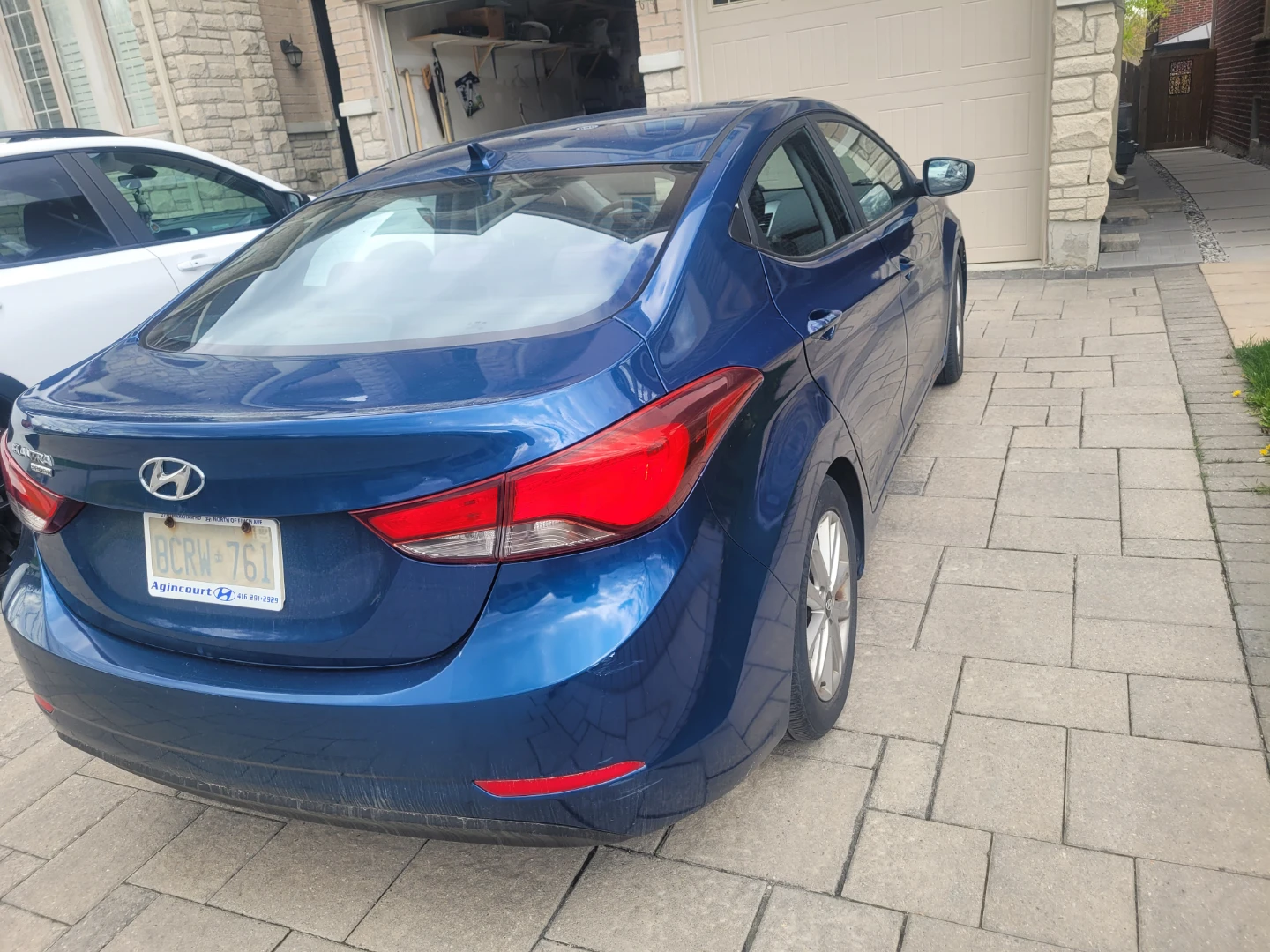 Blue Hyundai Elantra - photo 4