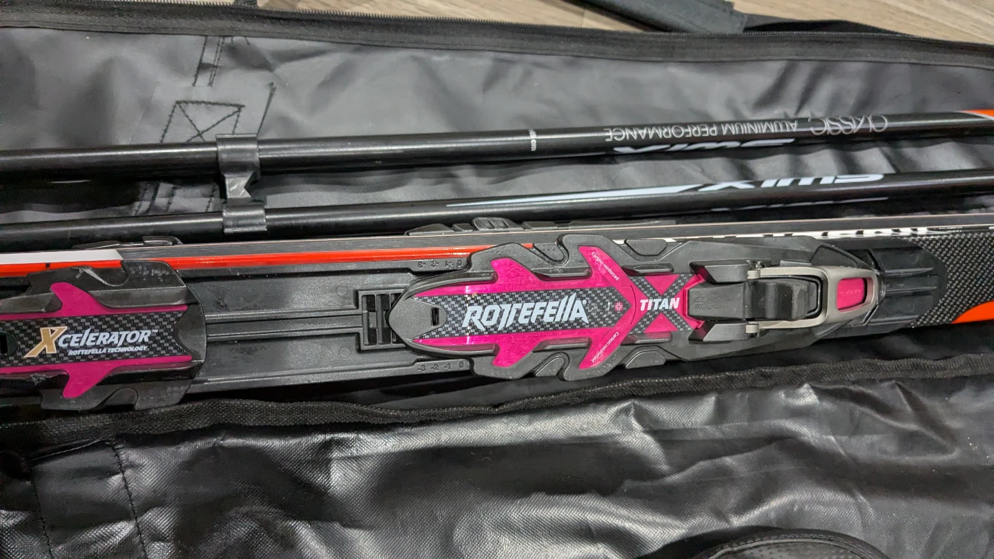 Rossignol Classic 203 Skis with Boots and Swix Poles - photo 5