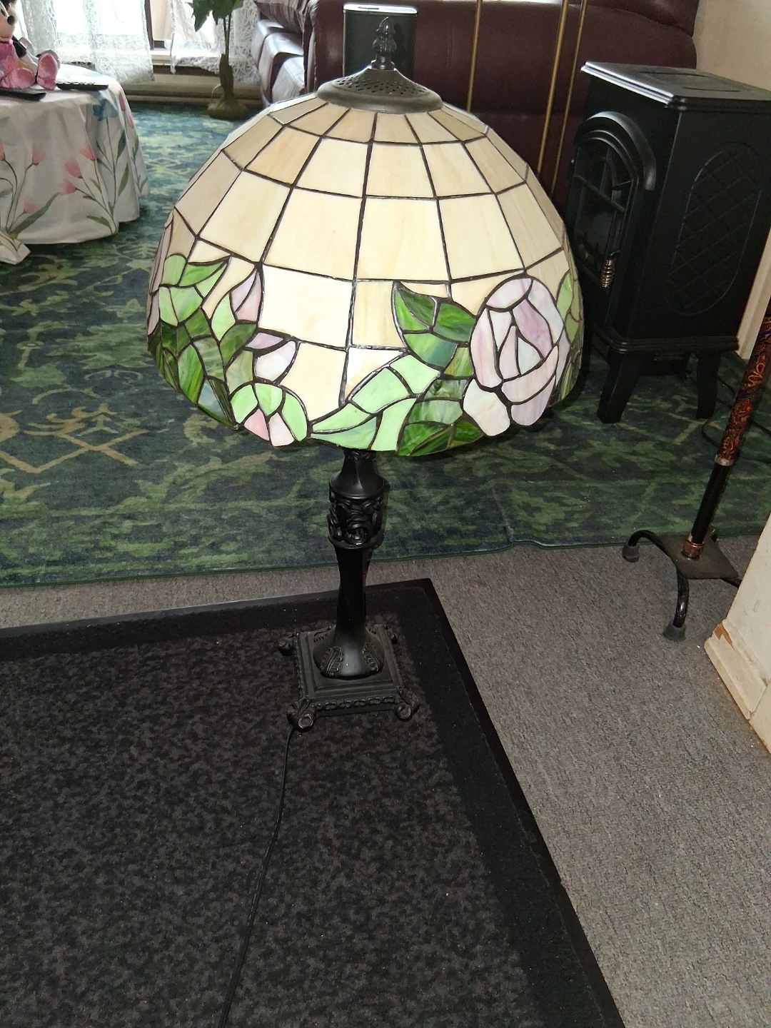 Tiffany Style Stained Glass Table Lamp with Rose Design