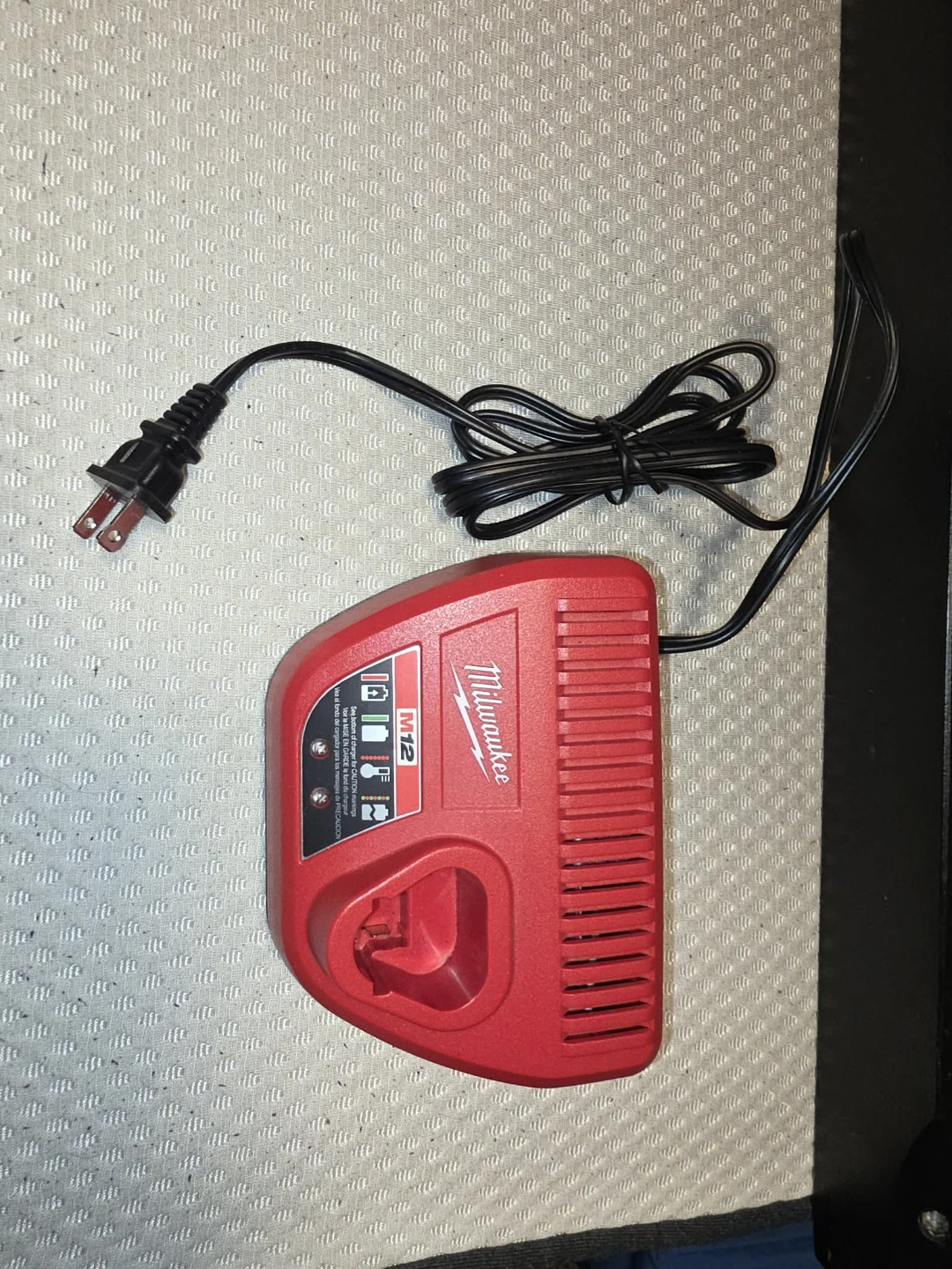 Milwaukee M12 Battery Charger