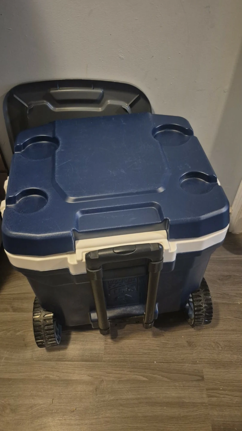 Igloo cooler 52 Qt - photo 2