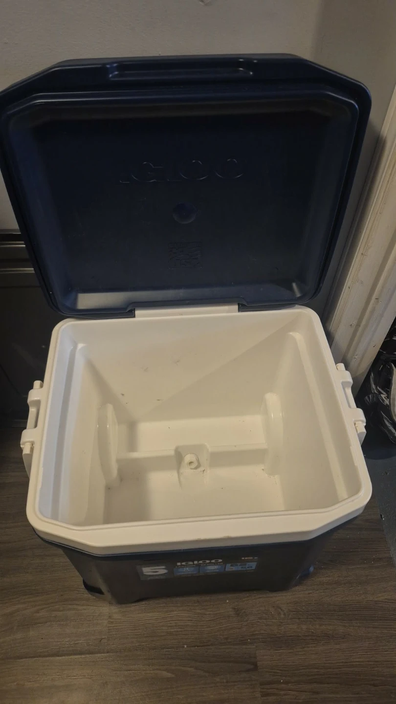 Igloo cooler 52 Qt - photo 3