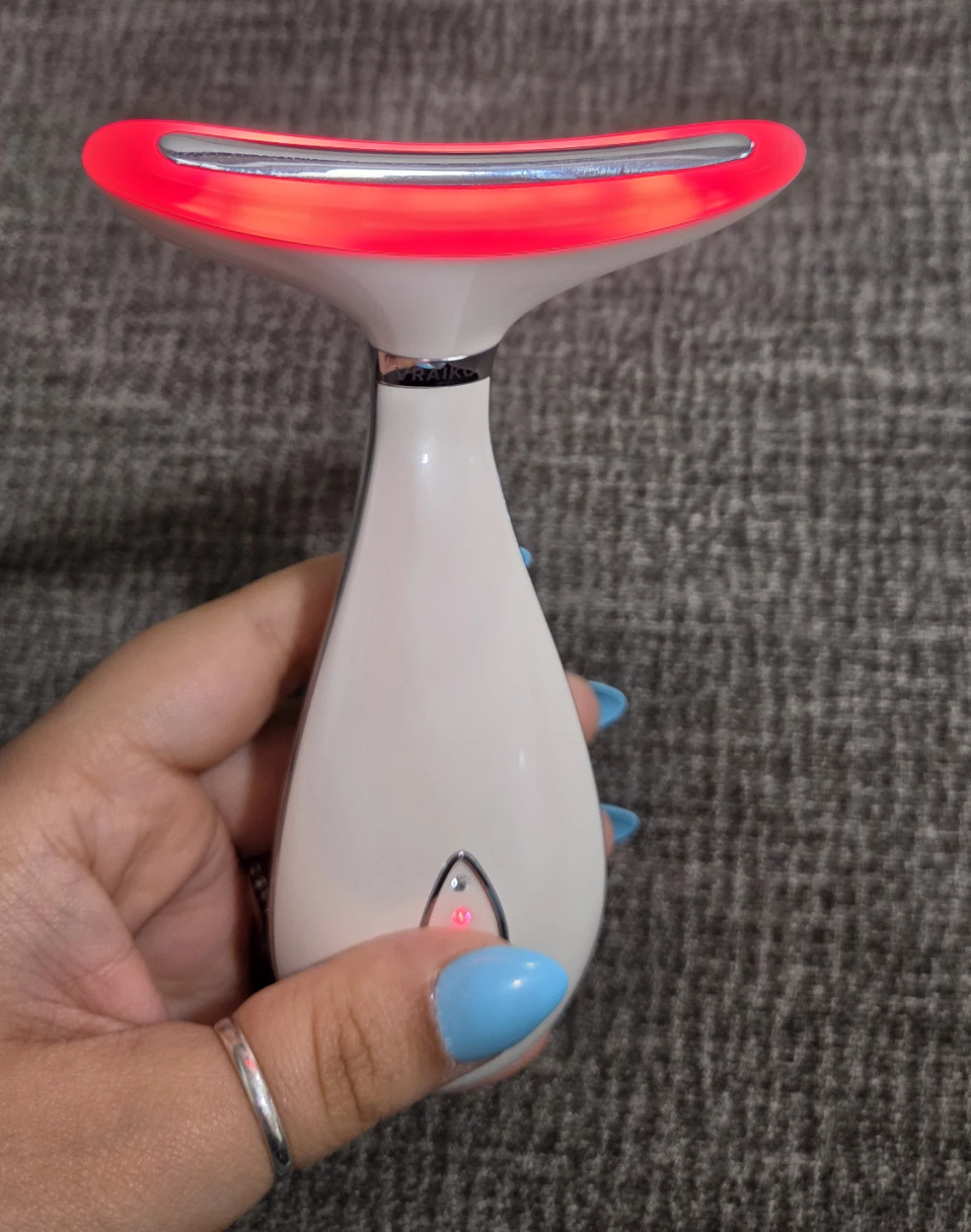 Vraiko Lily Neck and Face Massager - photo 2