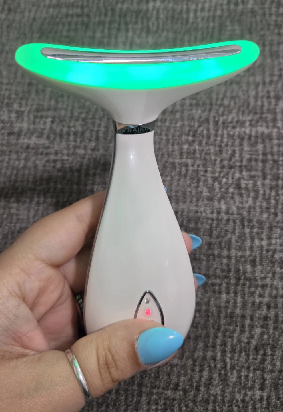 Vraiko Lily Neck and Face Massager - photo 3