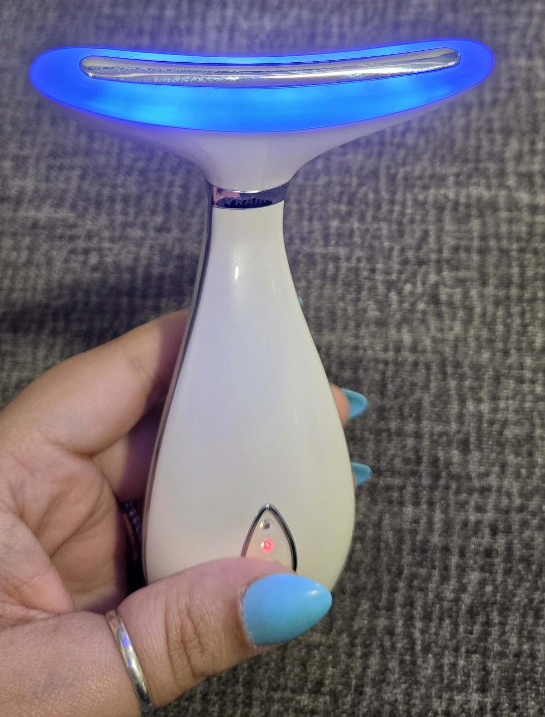Vraiko Lily Neck and Face Massager - photo 4