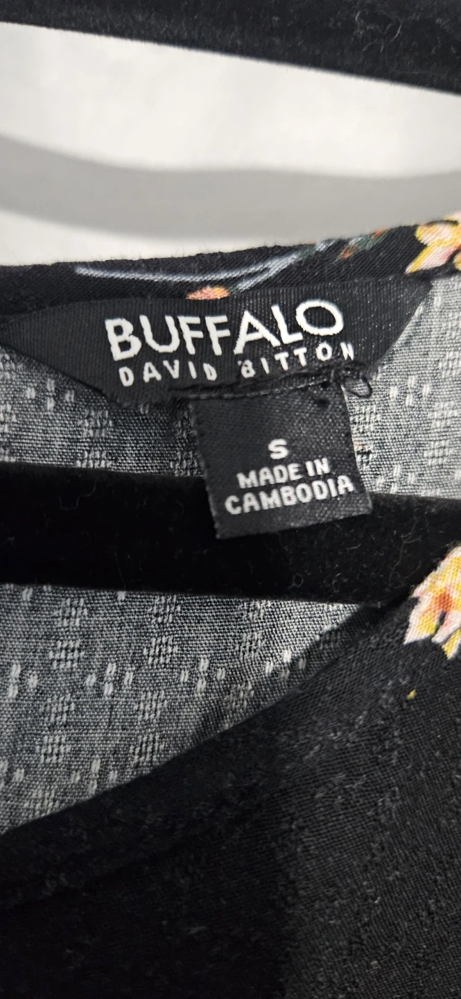 Women's Buffalo David Bitton Tie Front Top Blouse. Size S - photo 3