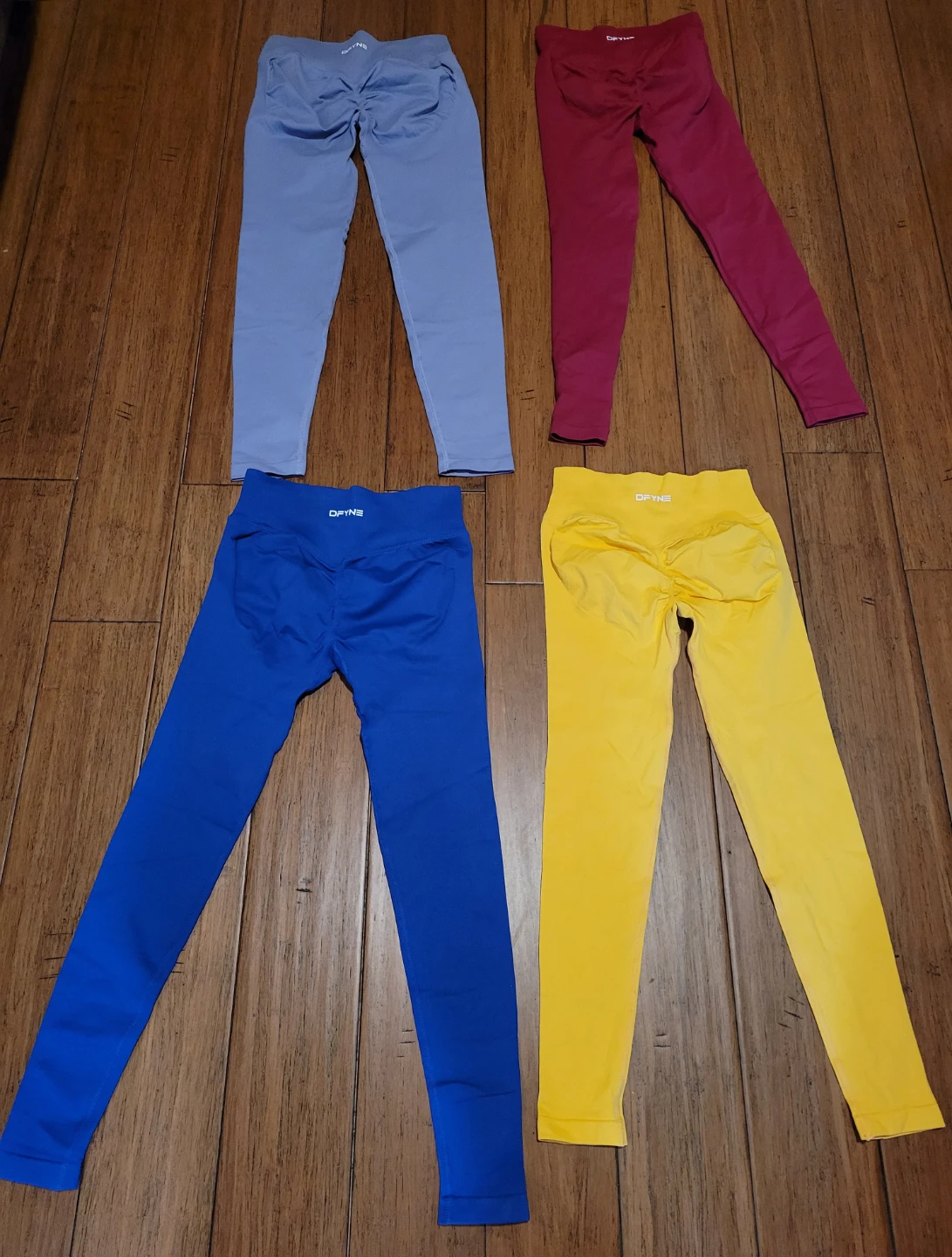 Dfyne Scrutch butt Gym Leggings Size XS  /  BRAND NEW / LOT OF 4