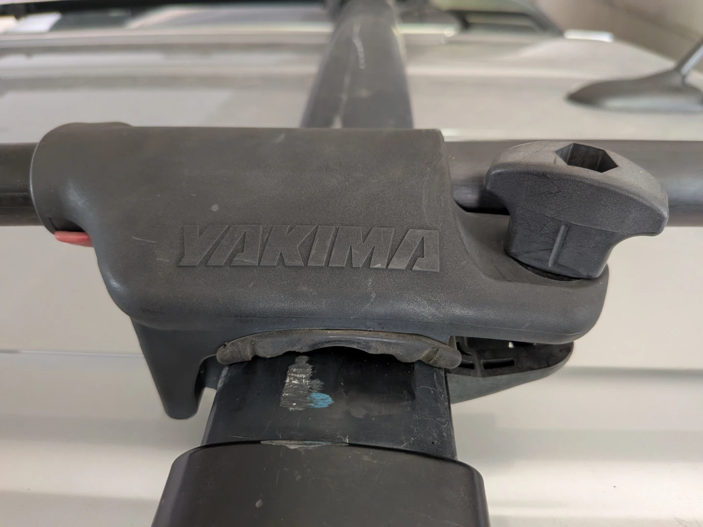Yakima Showboat Roller loading assist for roof racks - photo 4