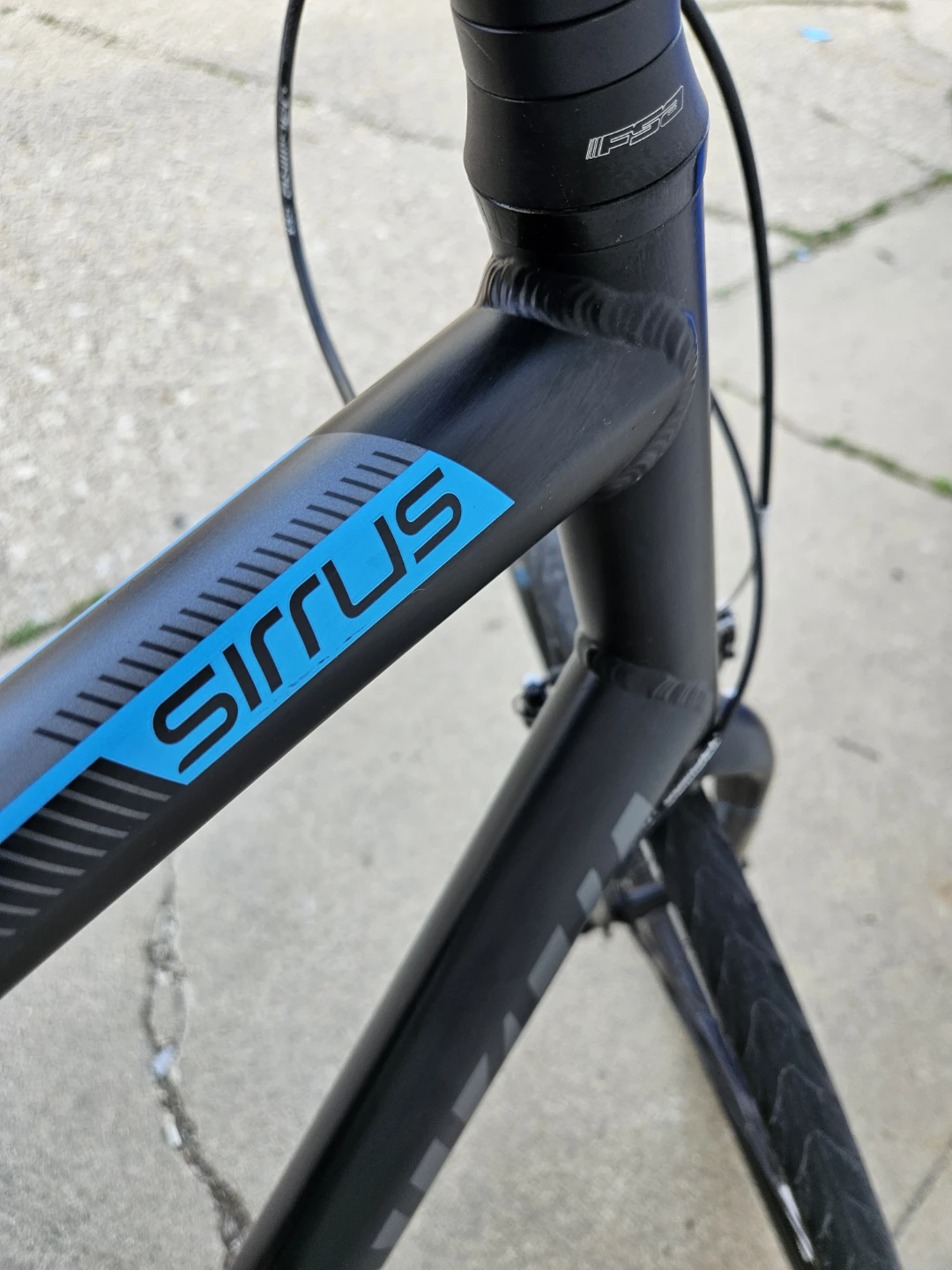 Specialized Sirrus Hybrid Bike - photo 2