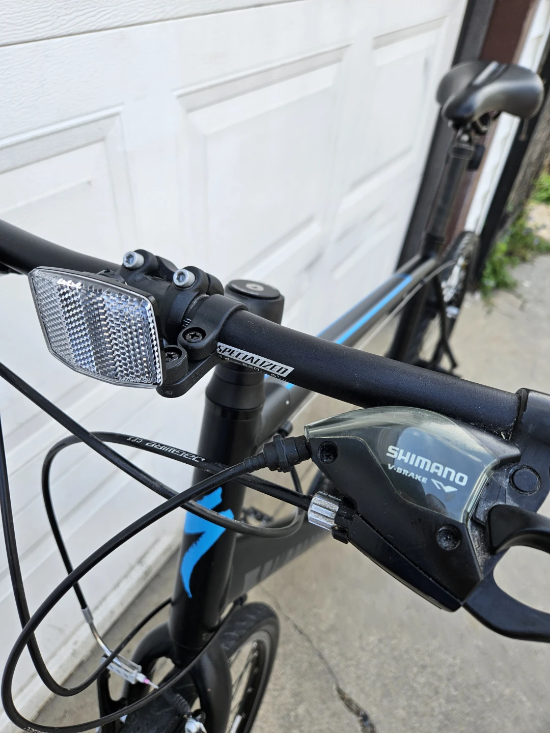 Specialized Sirrus Hybrid Bike - photo 4