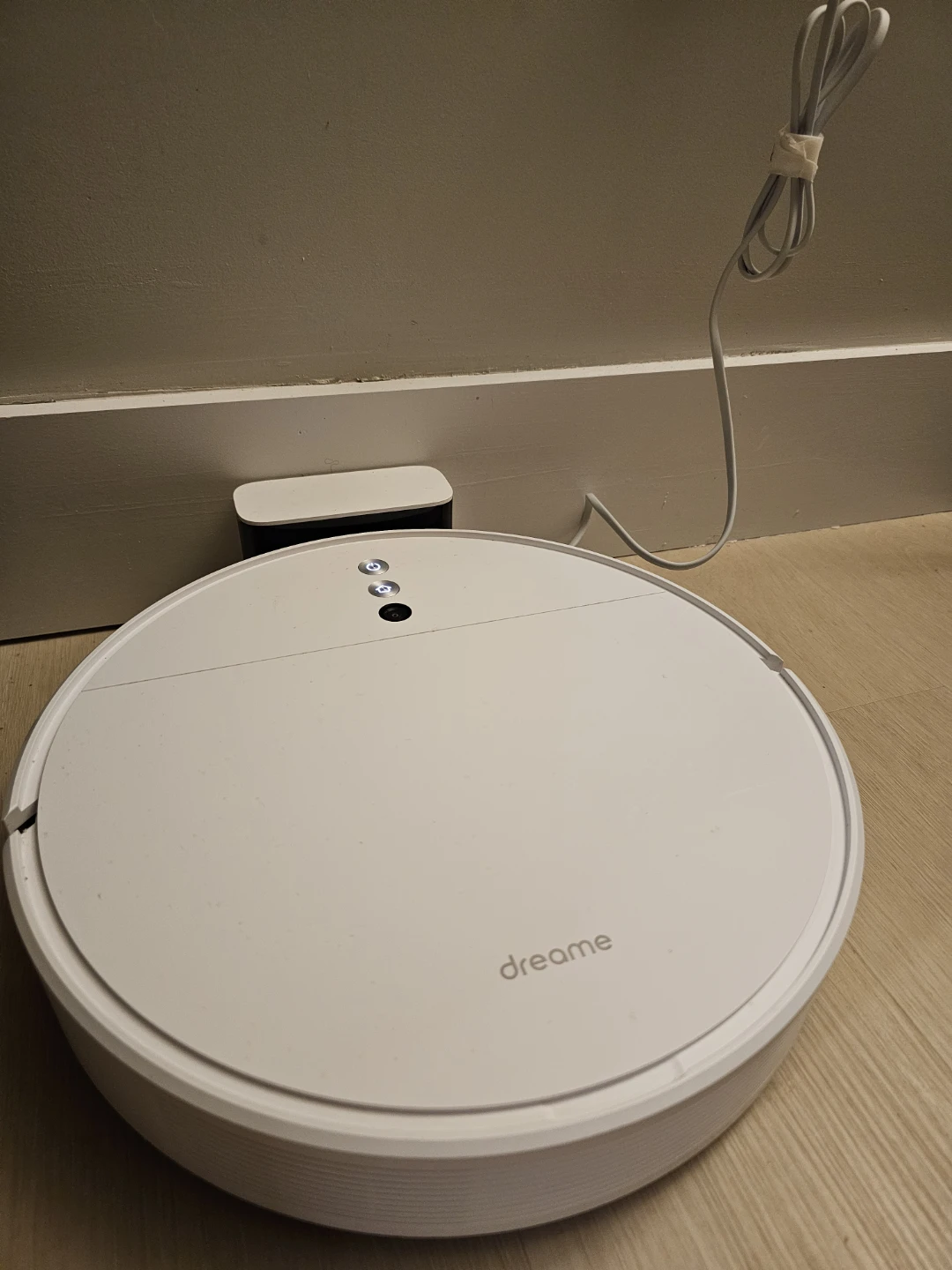 Dreame Robotic Vacuum Cleaner - photo 2