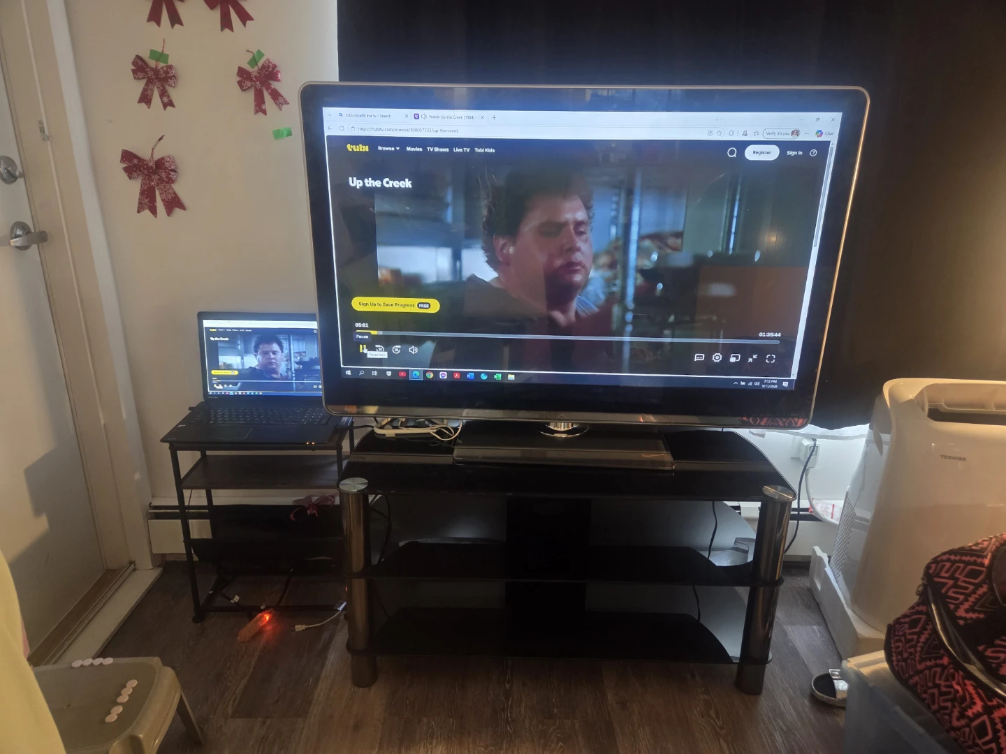 Sharp AQUOS 52 inch tv/ and stand - photo 2