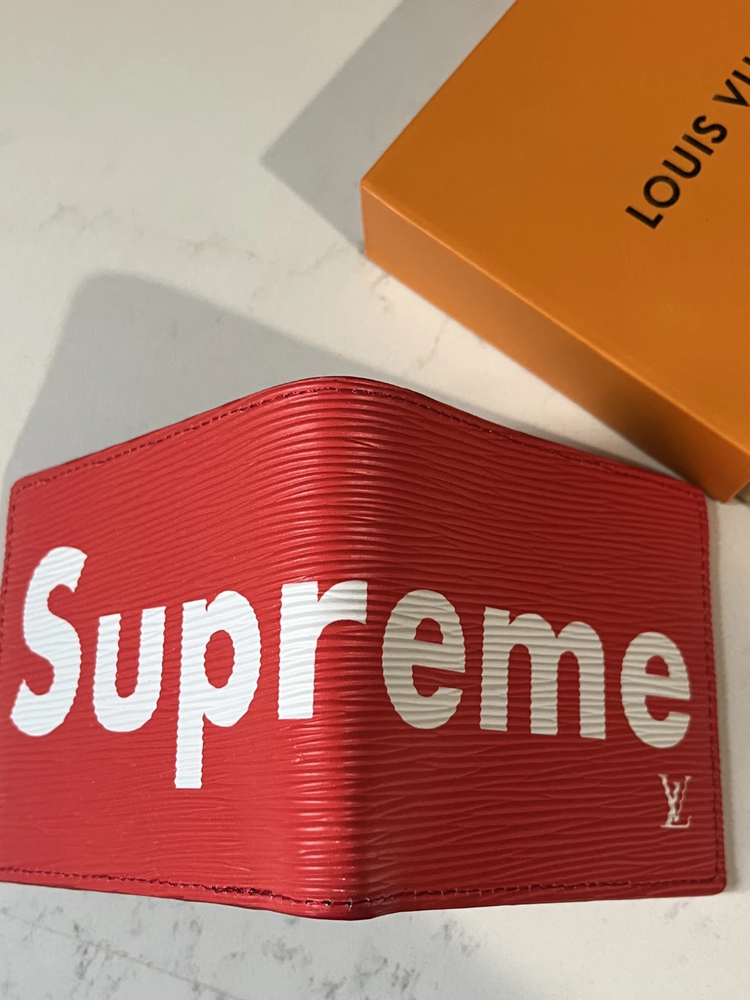 Louis Vuitton x Supreme Red faux Leather Bifold Wallet - photo 2