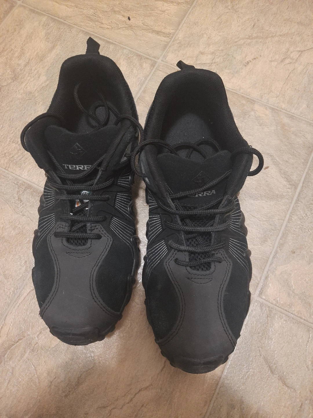 TERRA Black safety shoes size 8