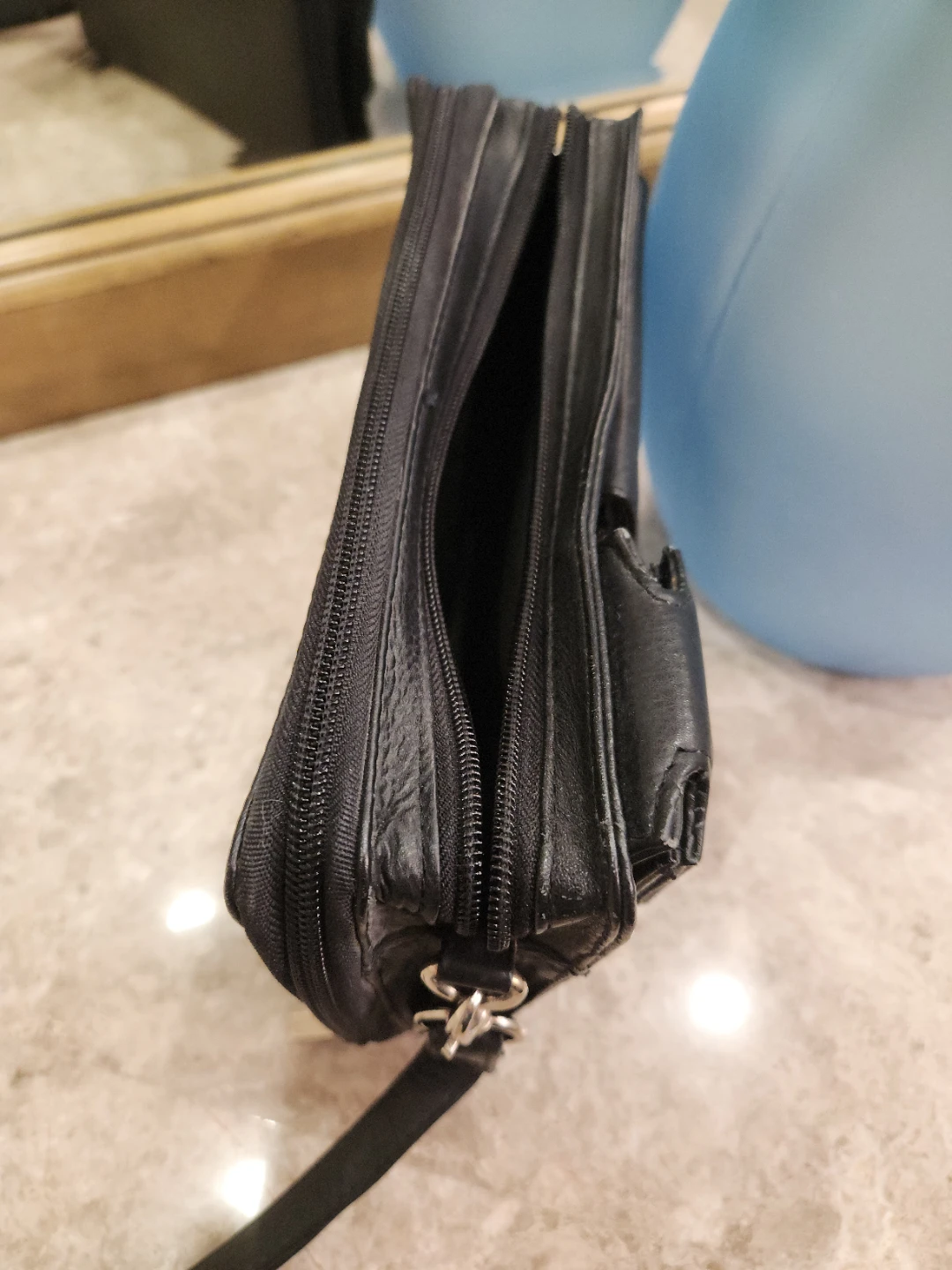 Black leather wristlet wallet - photo 4