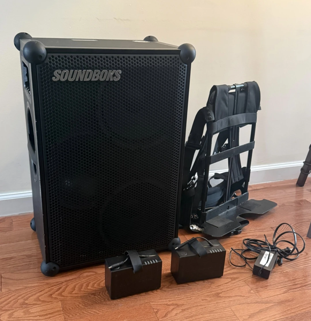 SOUNDBOKS 4 Bluetooth Speaker Bundle