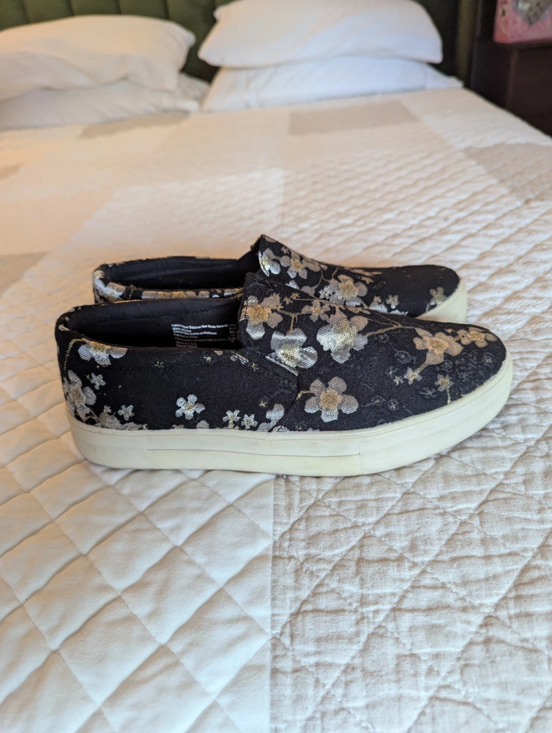 US11 Faux Sued Floral Slip-On Shoes - photo 2