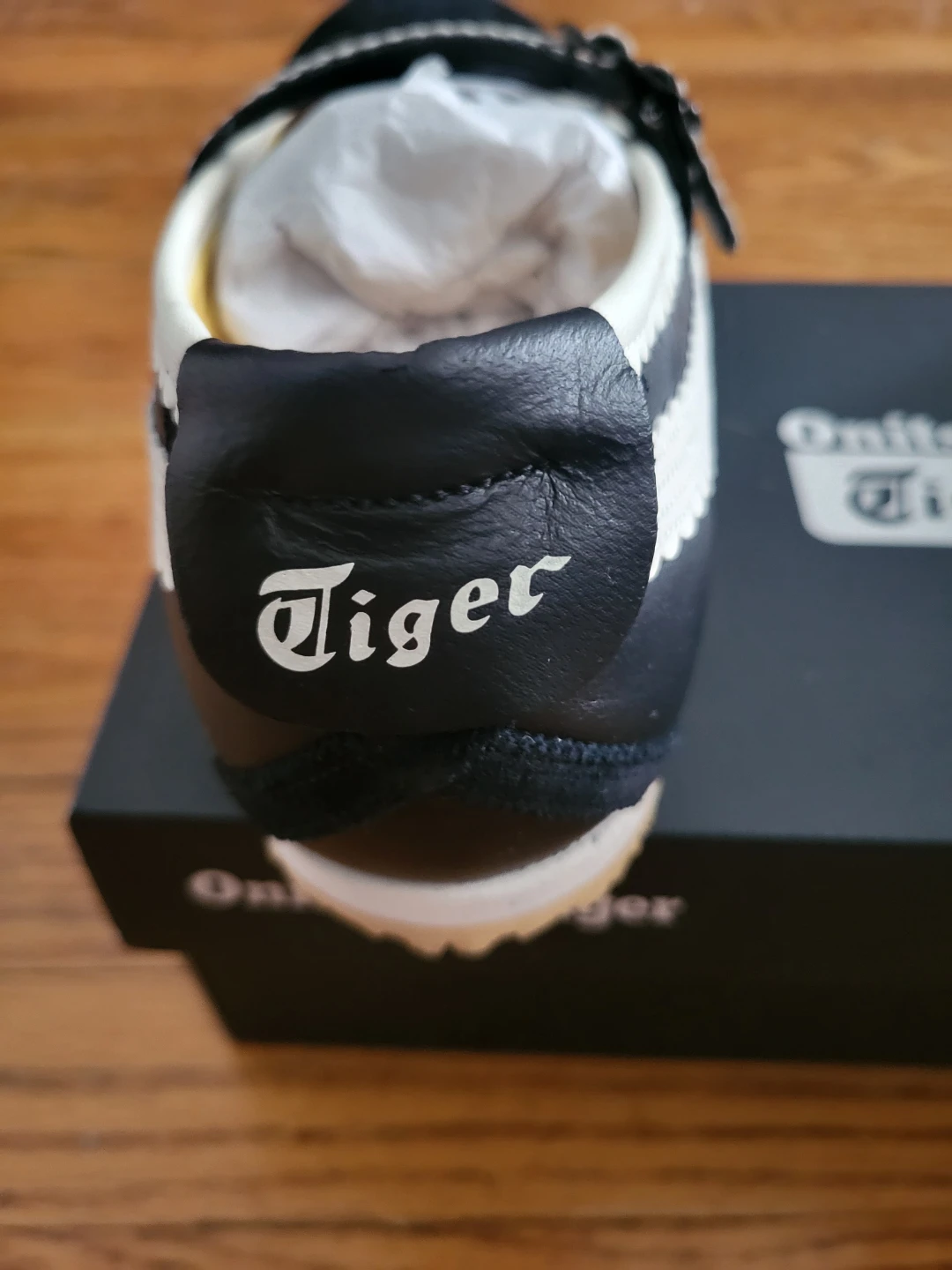 Never Worn Onitsuka Tigers size 9.5! - photo 3
