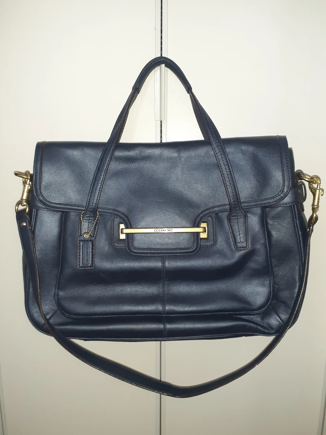 Coach Leather Bag-Elegant Blue/ Excellent condition