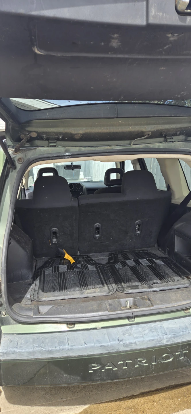 Used Jeep Patriot Green SUV - photo 5