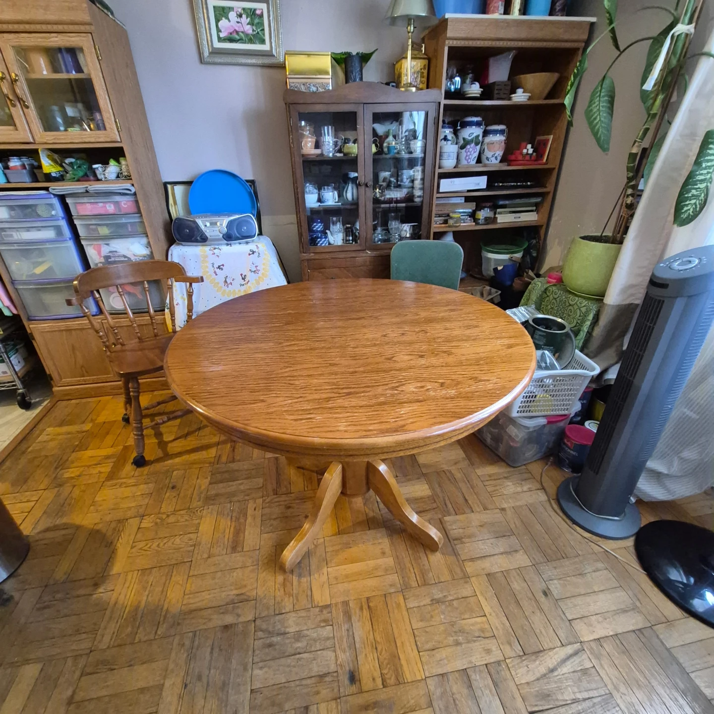 Wooden Round Pedestal Dining Table