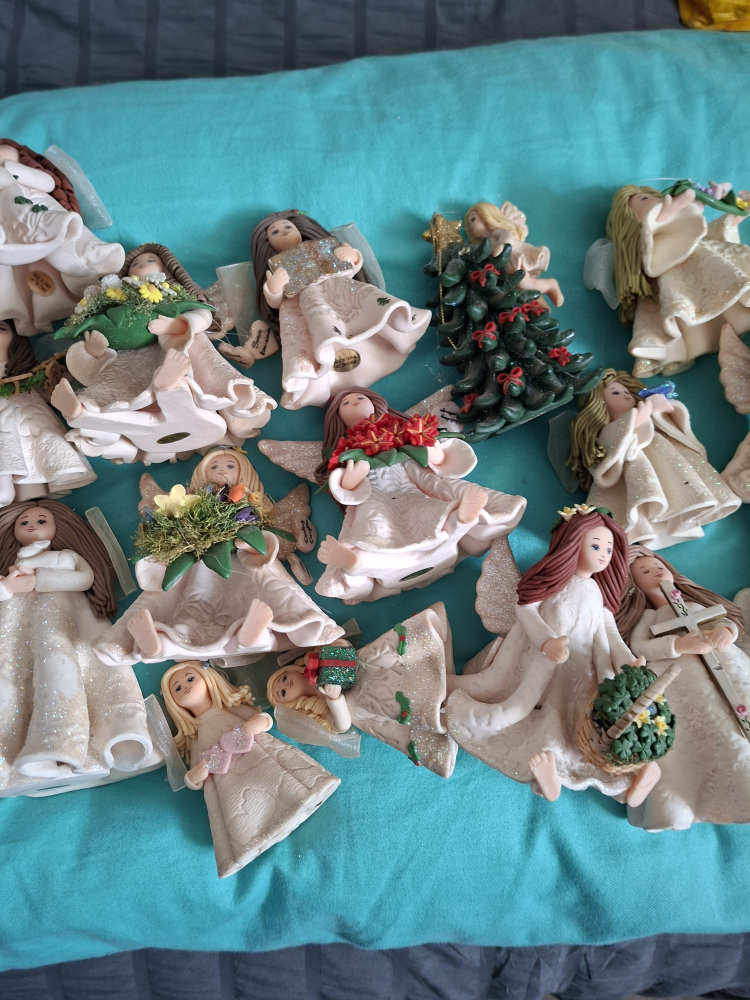 Collection of 30 Assorted Angel Figurines - photo 2