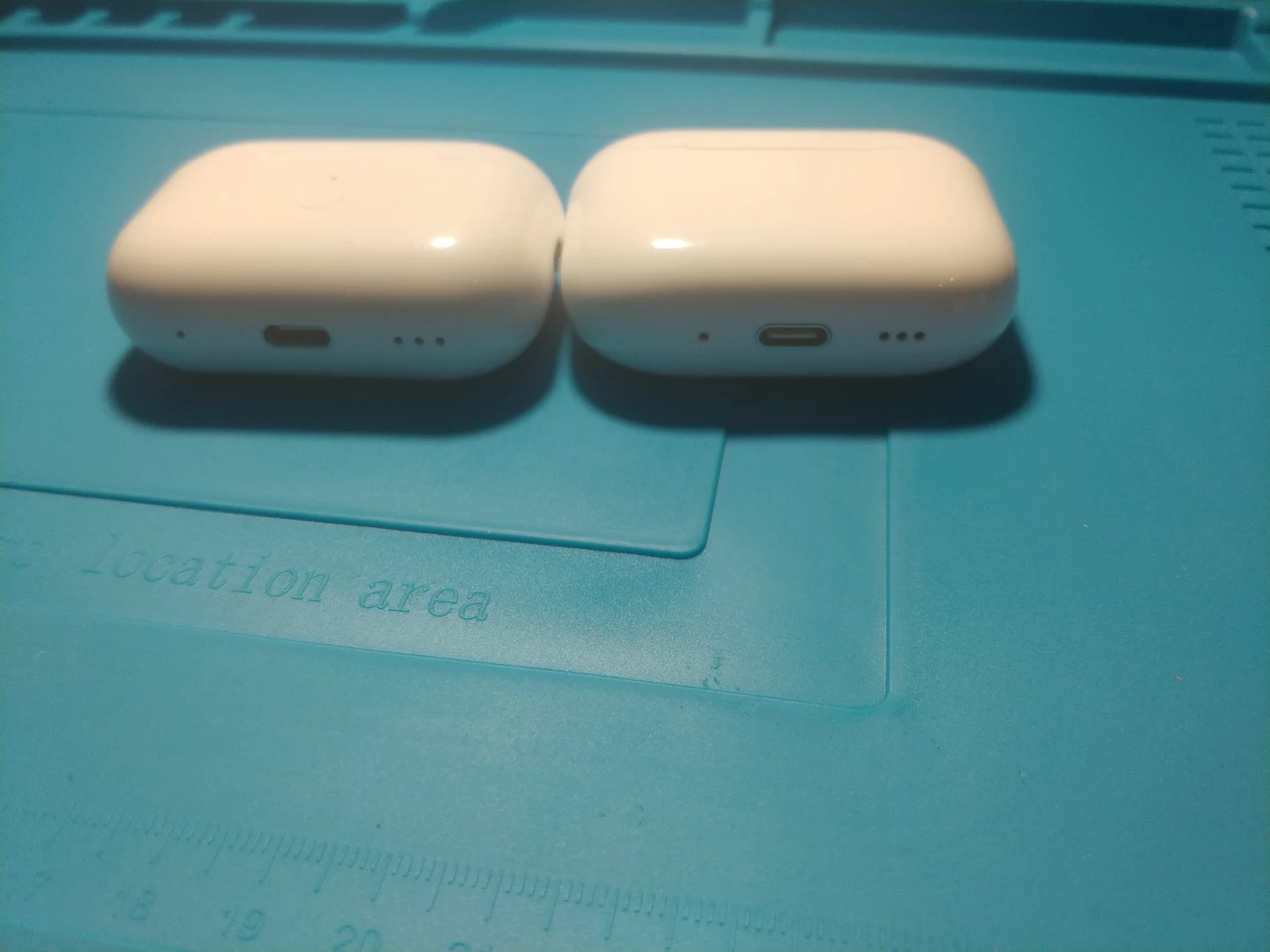 Apple AirPods Pro Charging Case - photo 3