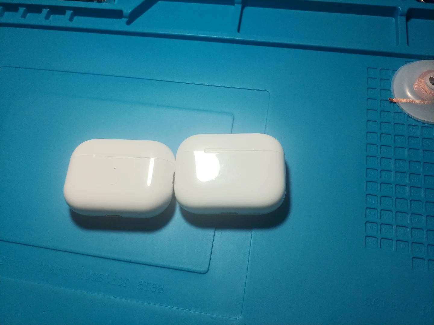 Apple AirPods Pro Charging Case - photo 4