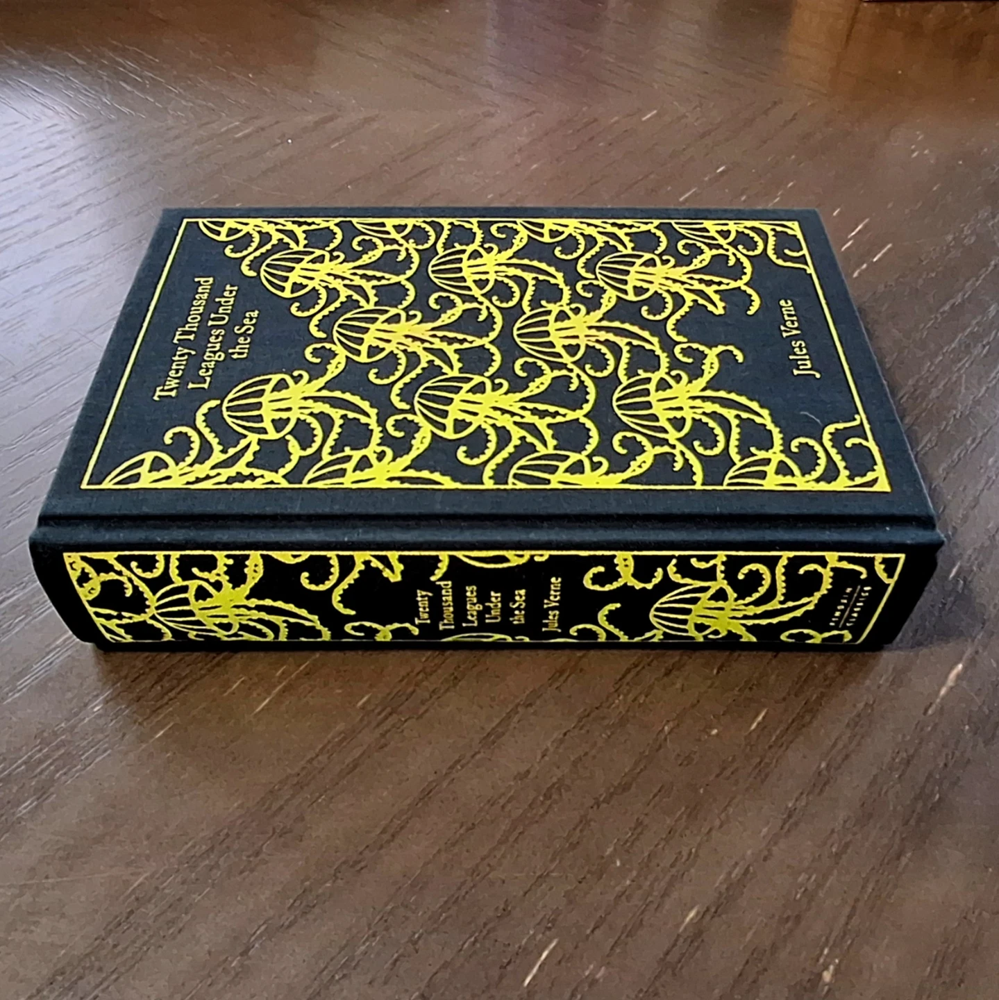 Twenty Thousand Leagues - clothbound classic hardcover book - photo 5