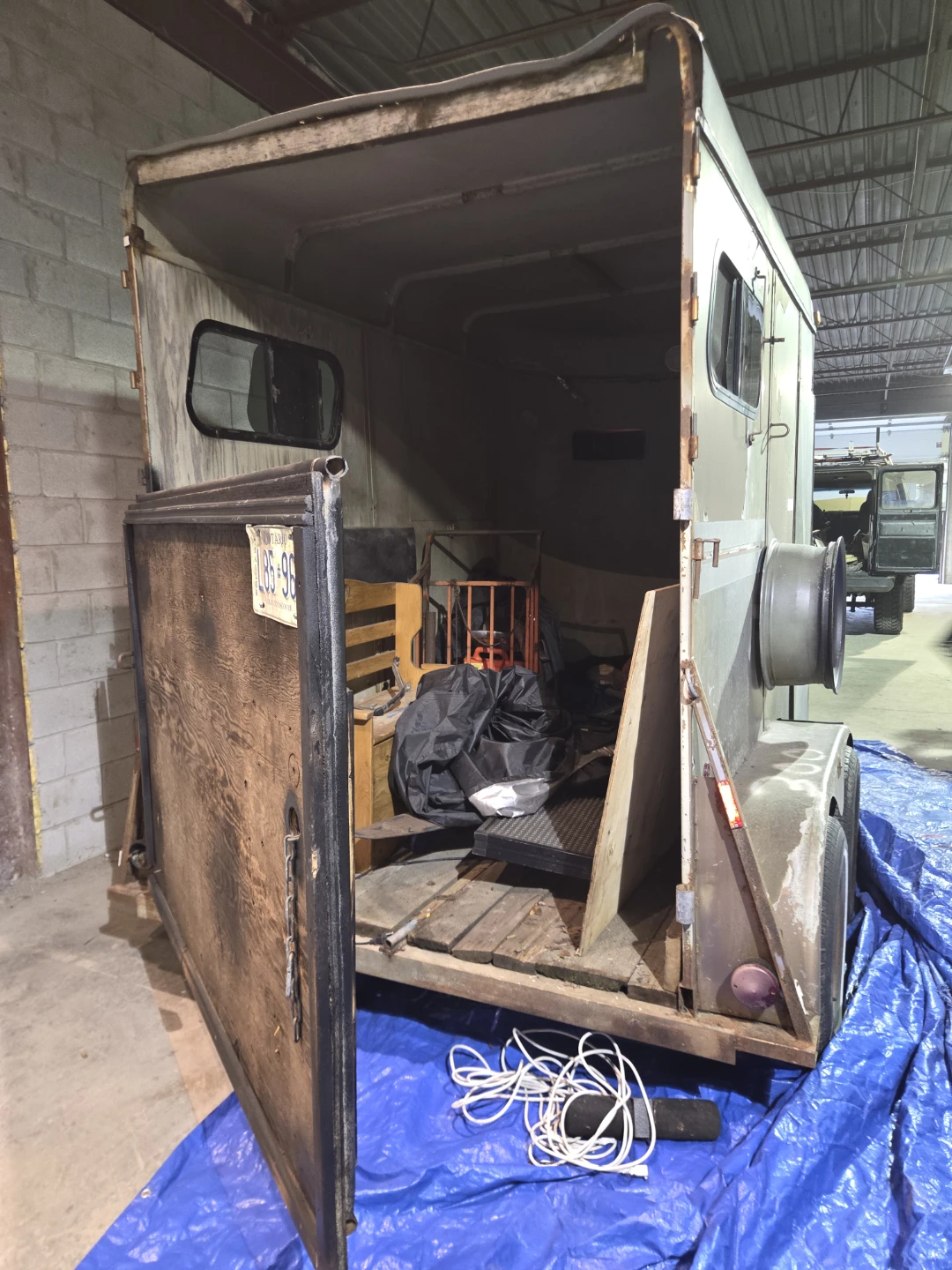 McBride Trailers Inc. Horse Trailer - photo 4