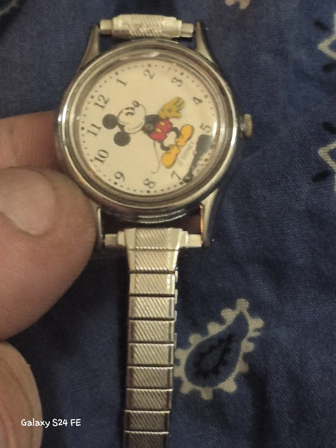 Lorus Disney Mickey Mouse Quartz Watch - photo 4