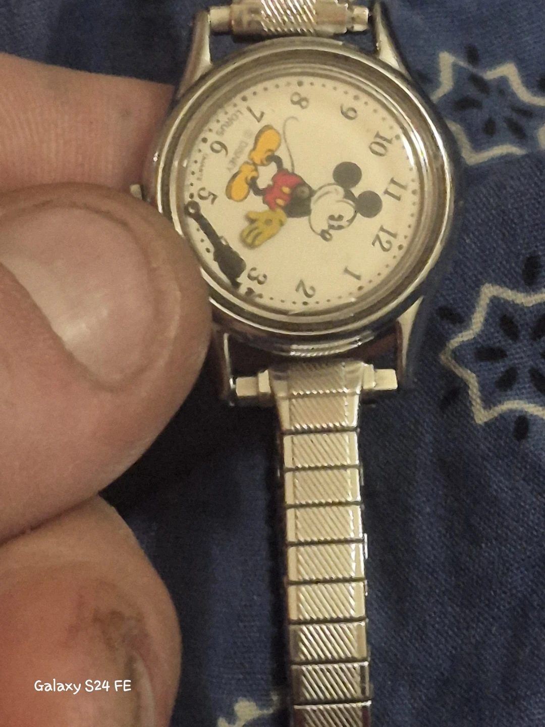 Lorus Disney Mickey Mouse Quartz Watch - photo 5