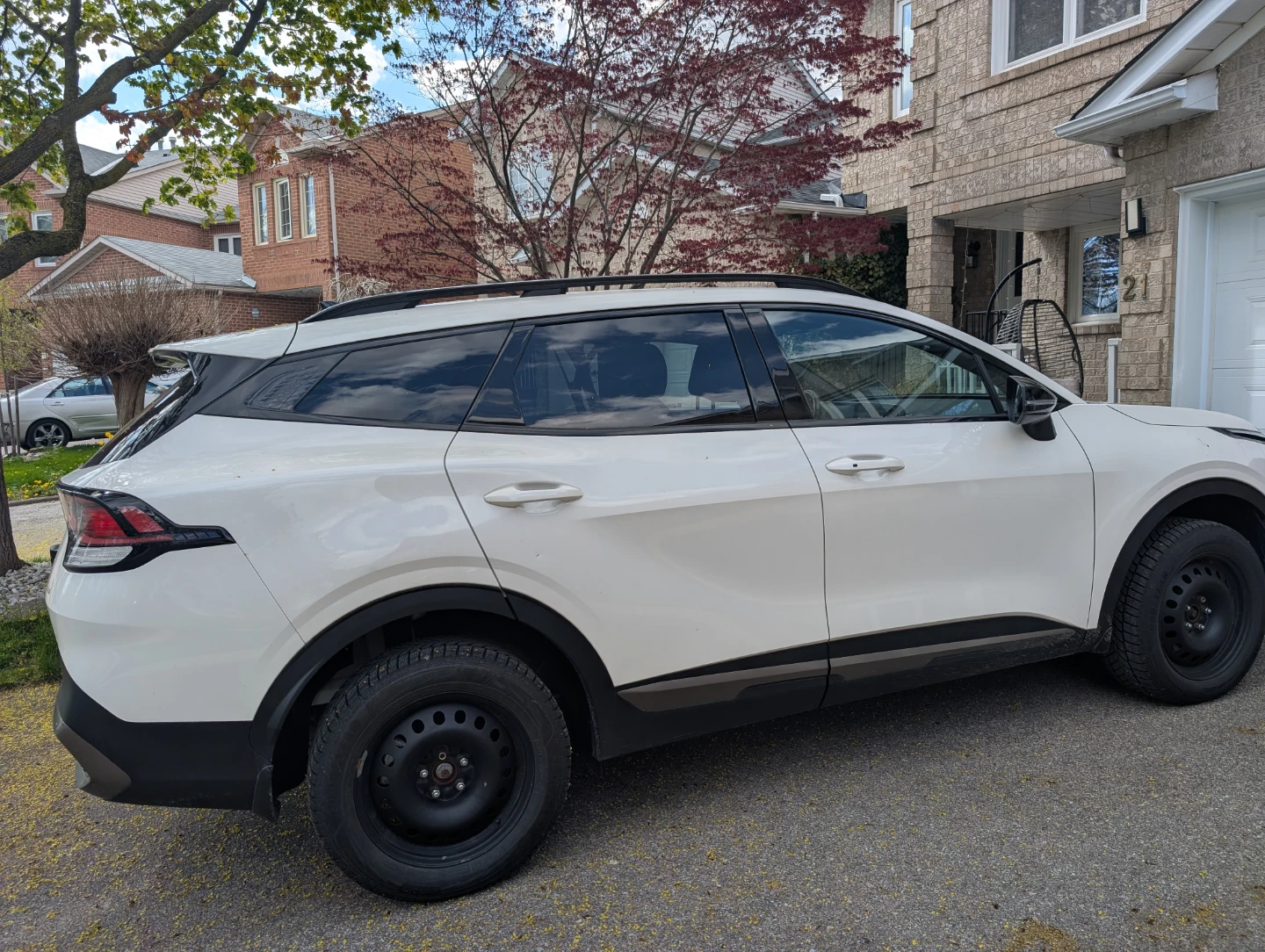 2023 White Kia Sportage X-line just 39K mileage - photo 2