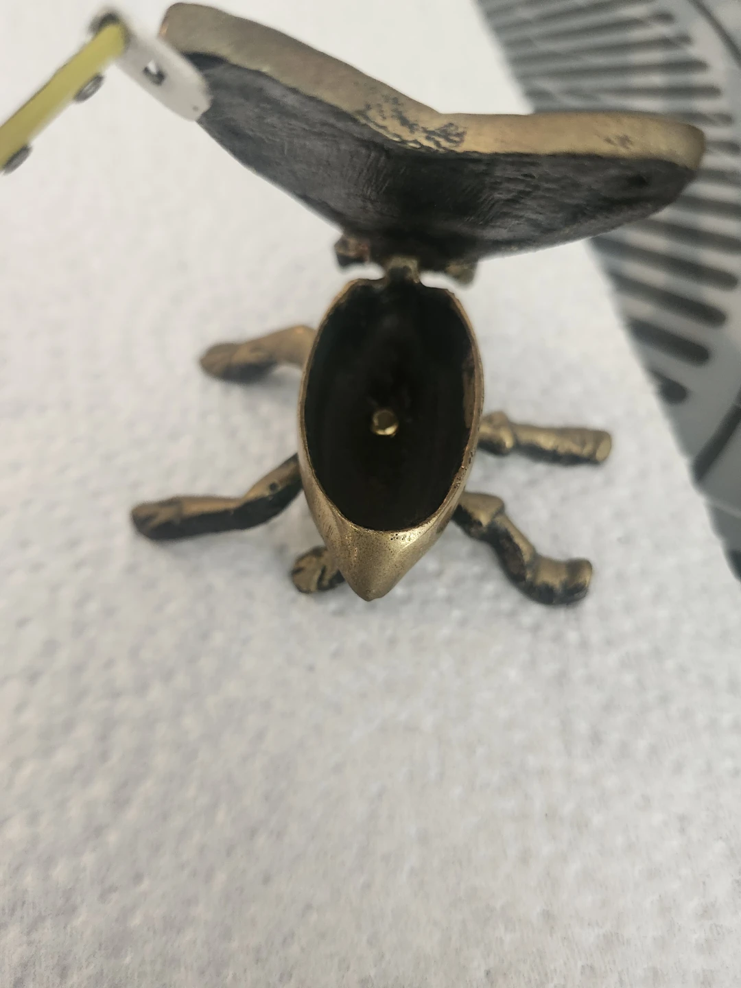 Vintage Brass Fly Hinged Trinket Box - photo 3