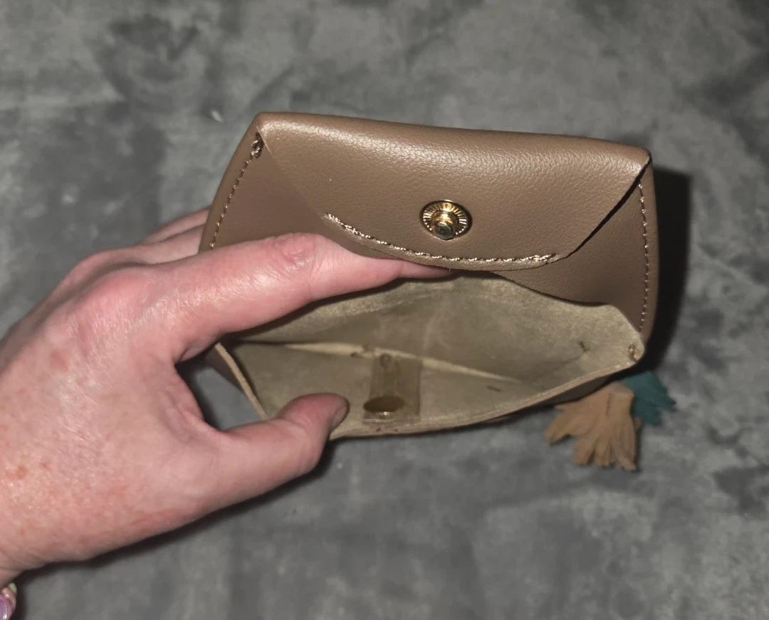 Dream Control Vegan Card Holder with Tassel Charm - photo 2