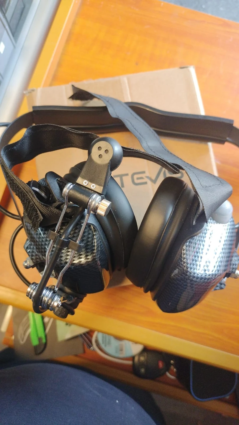 TEV Carbon Fibre Noise Cancelling Headphones
