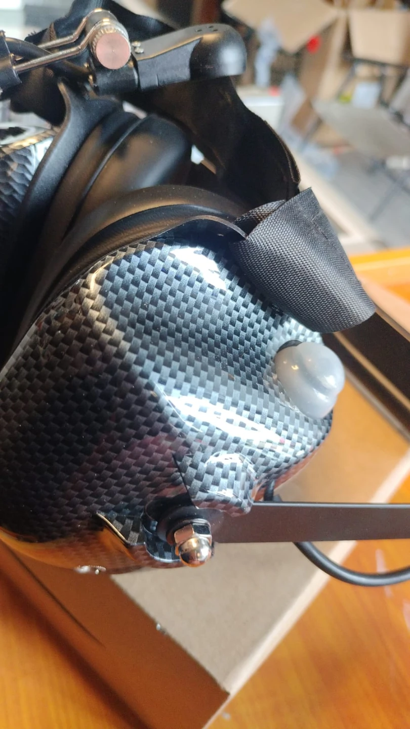 TEV Carbon Fibre Noise Cancelling Headphones - photo 4