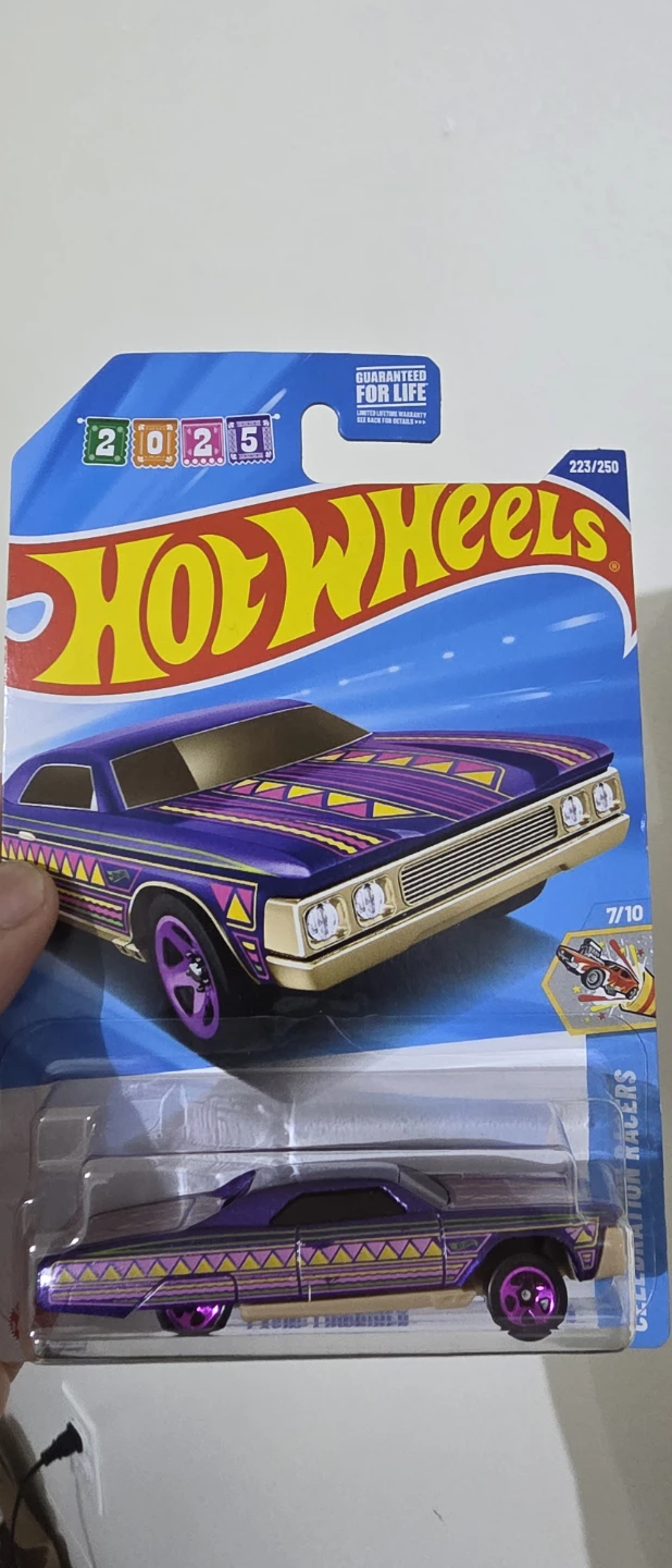 Hot Wheels Celebration Racers 1970 Chevrolet Impala die-cast car - photo 2