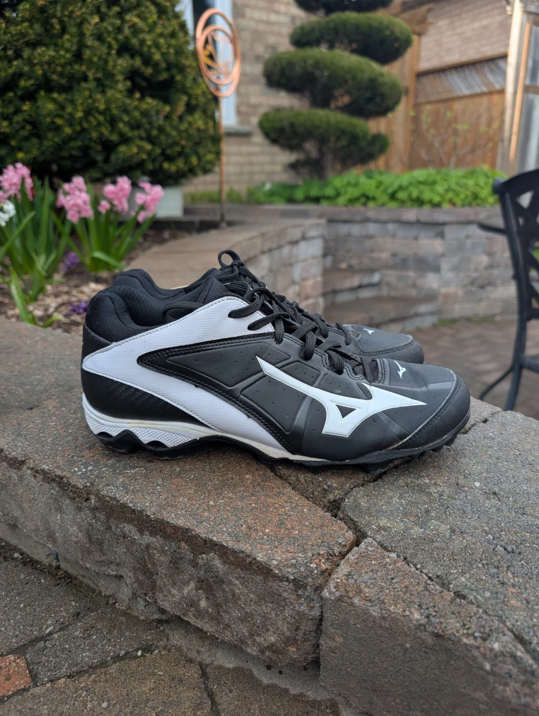 Women's Mizuno Baseball Cleats - size10.5