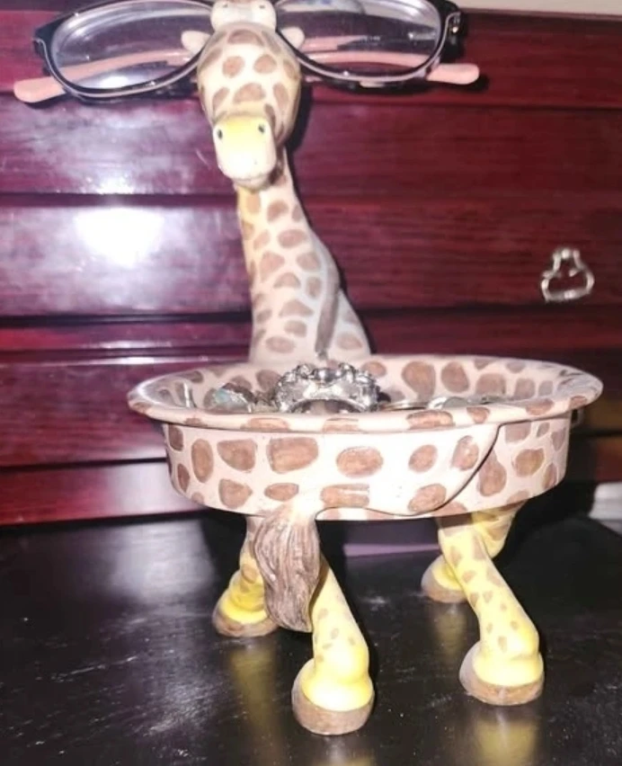 Giraffe Ring Holder with Glasses Stand