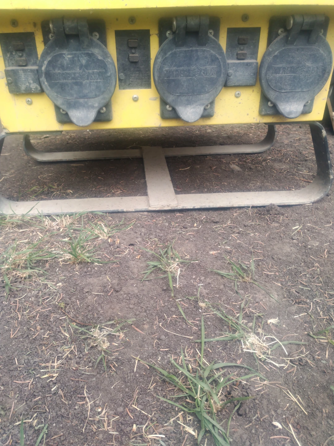 X-TREME ROX Power Distribution Box - photo 3