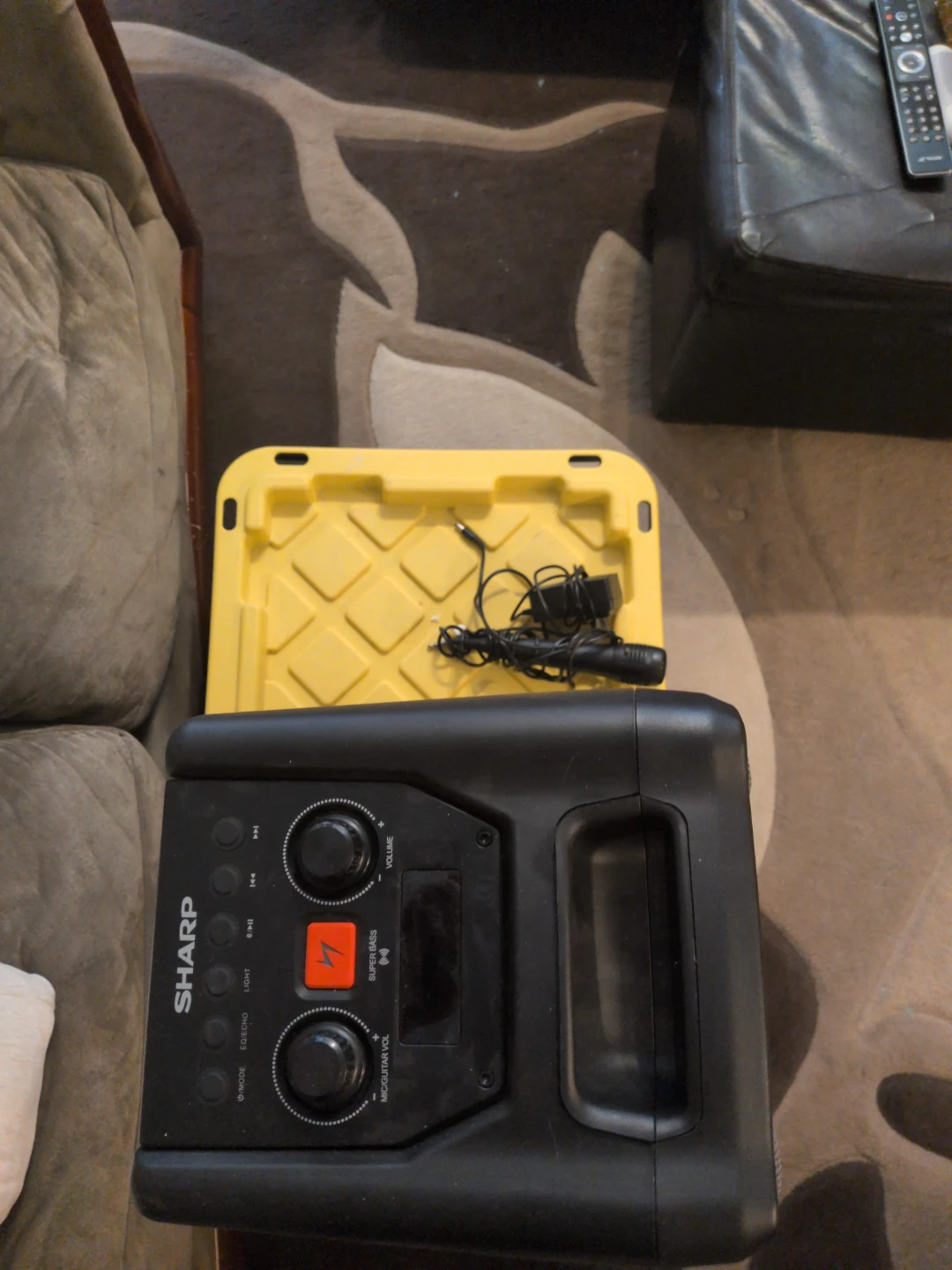 Sharp Portable PA Speaker with Microphone - photo 2