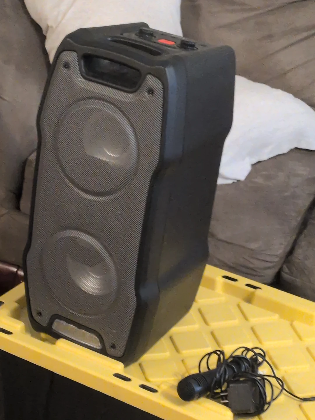 Sharp Portable PA Speaker with Microphone - photo 3
