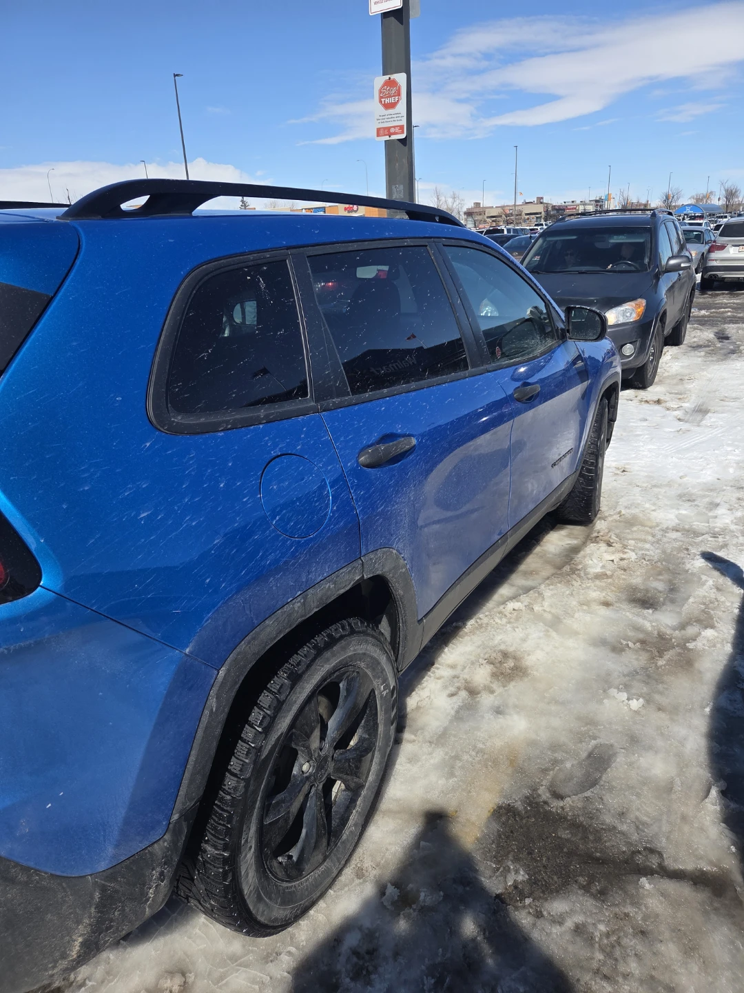 Blue Jeep Cherokee - photo 2