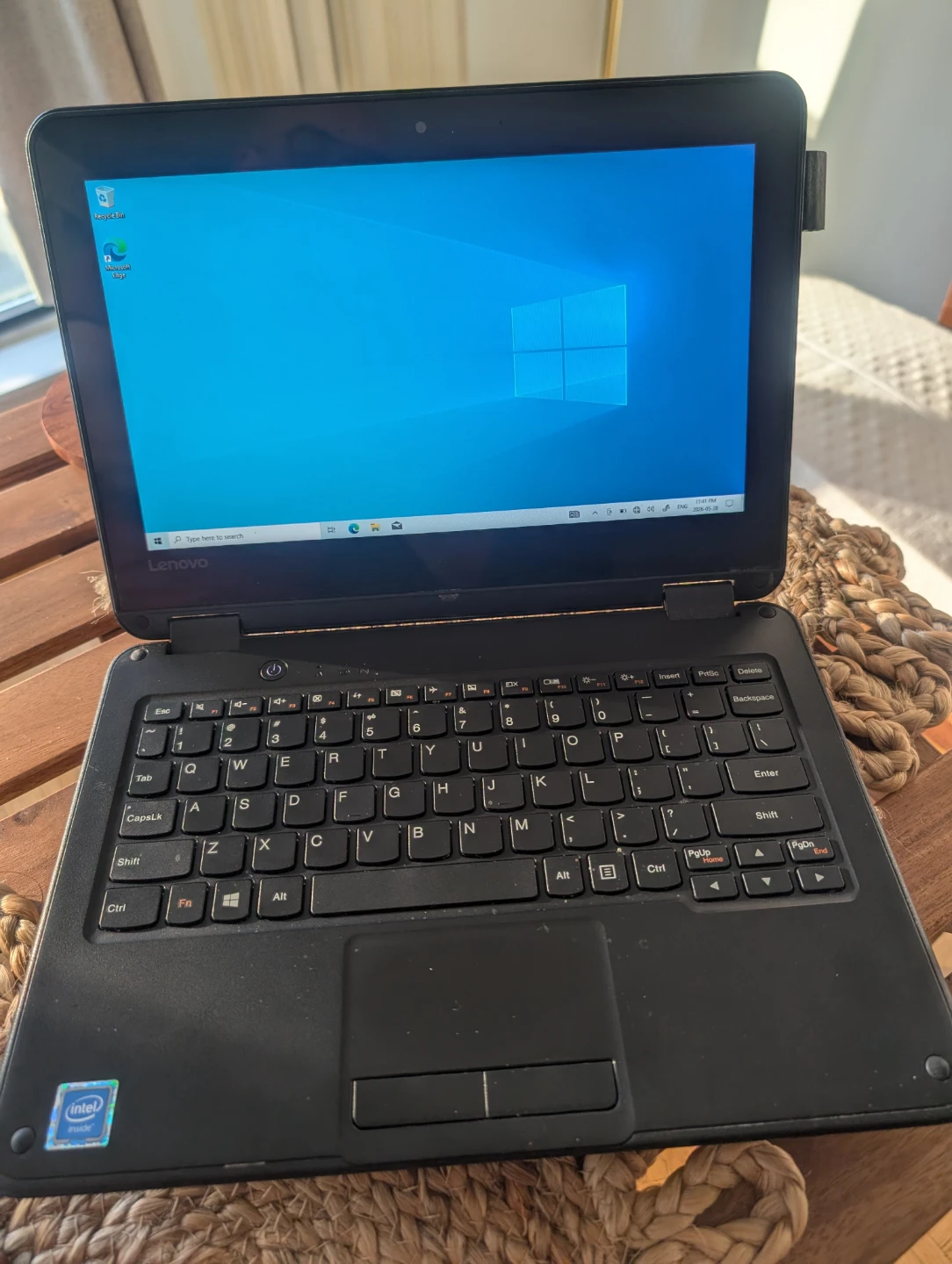 Lenovo 2-in-1 Laptop/Tablet