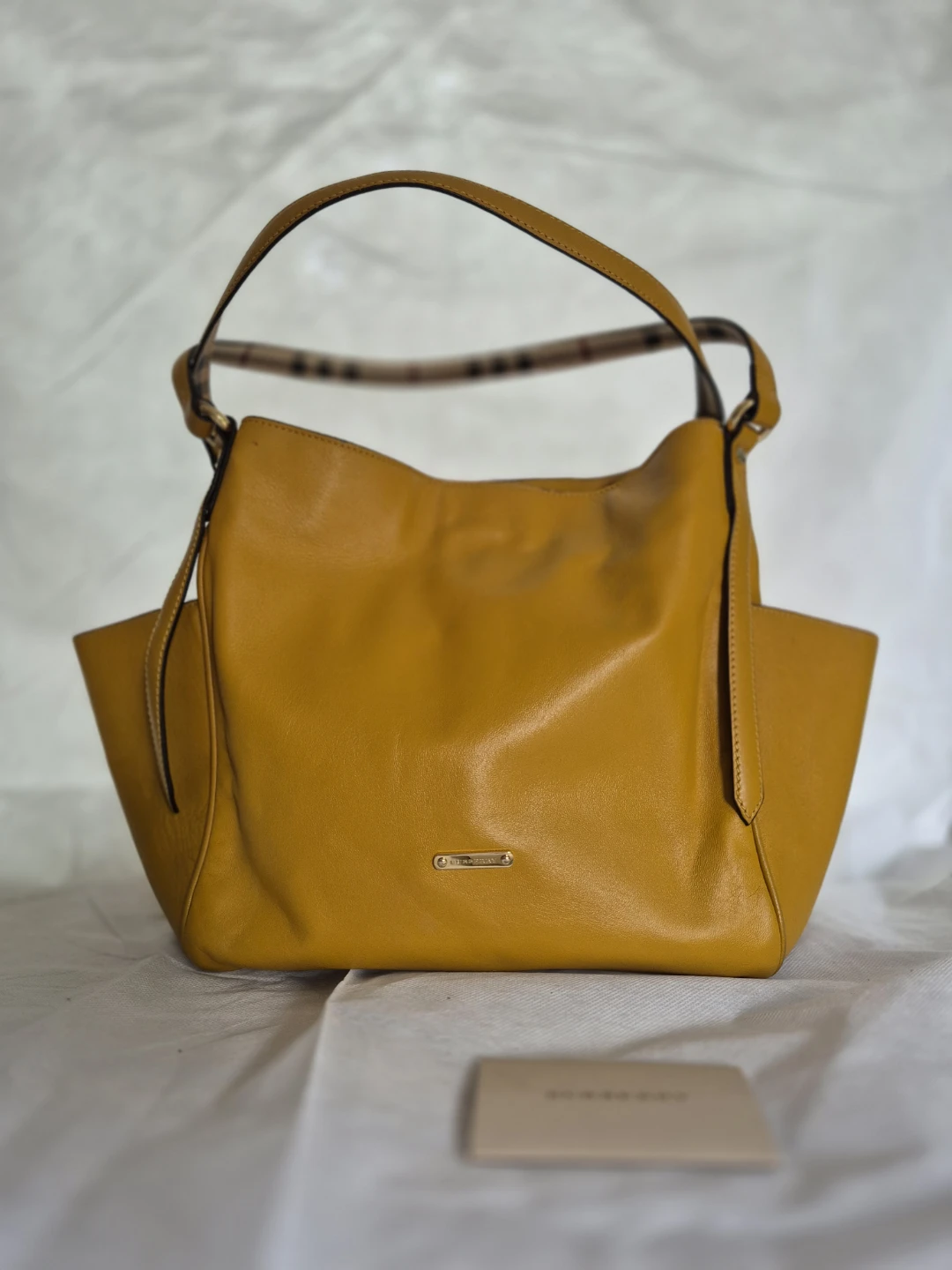 Burberry Yellow Canterbury calfskin Leather Hobo Shoulder Bag - photo 2