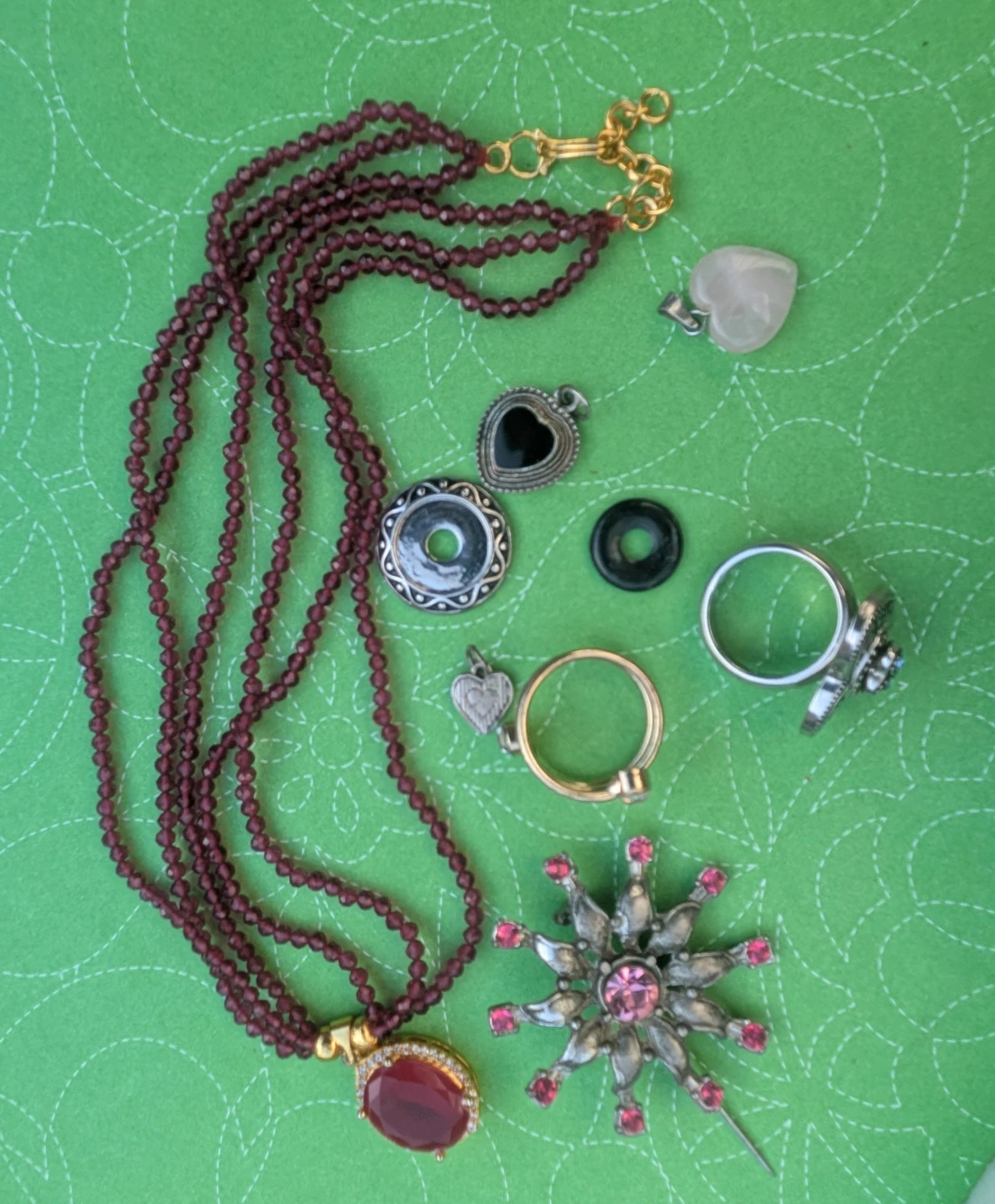 Assorted Jewellery Lot - Necklace, Rings, Pendants & Brooch - photo 2