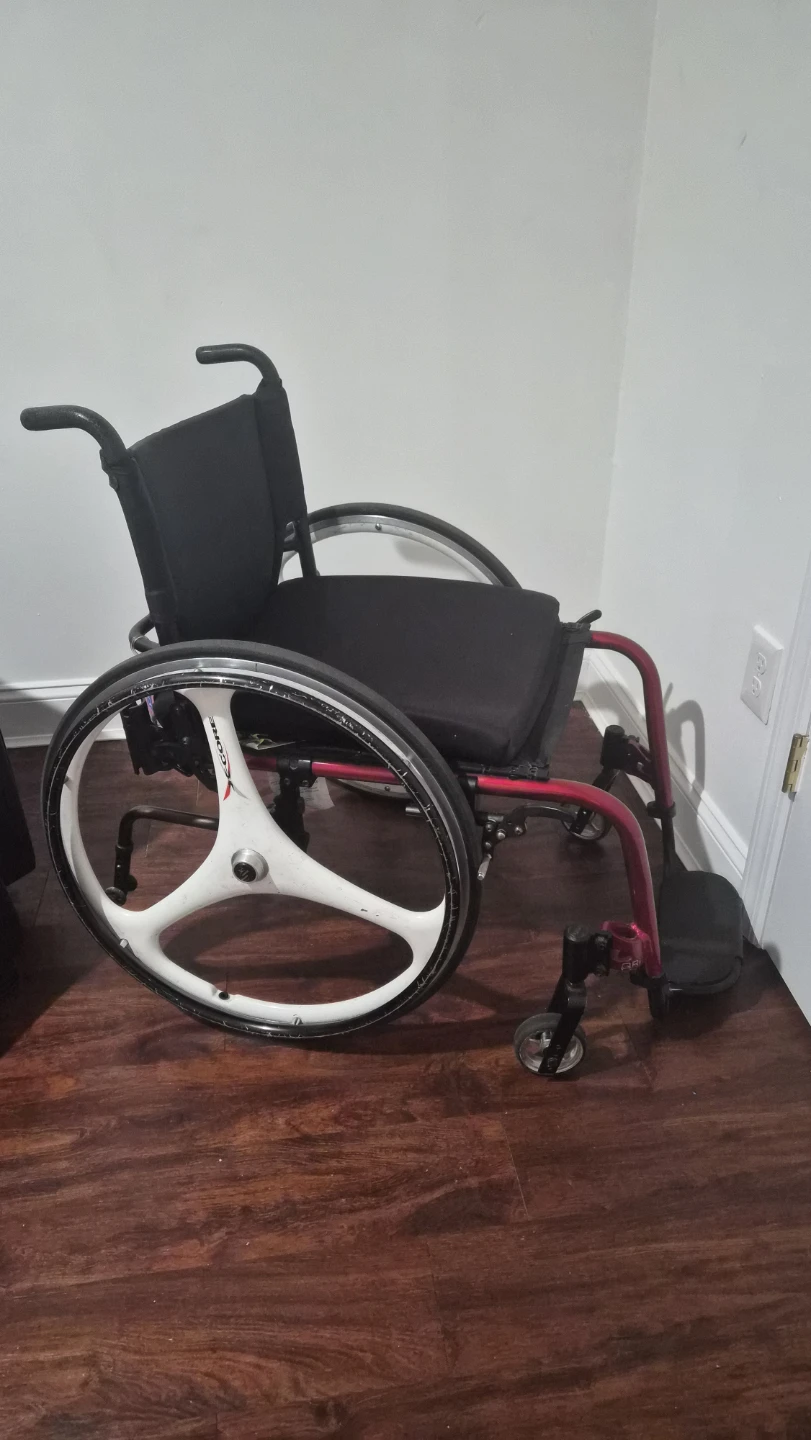 Quickie Lightweight Active Wheelchair - photo 5