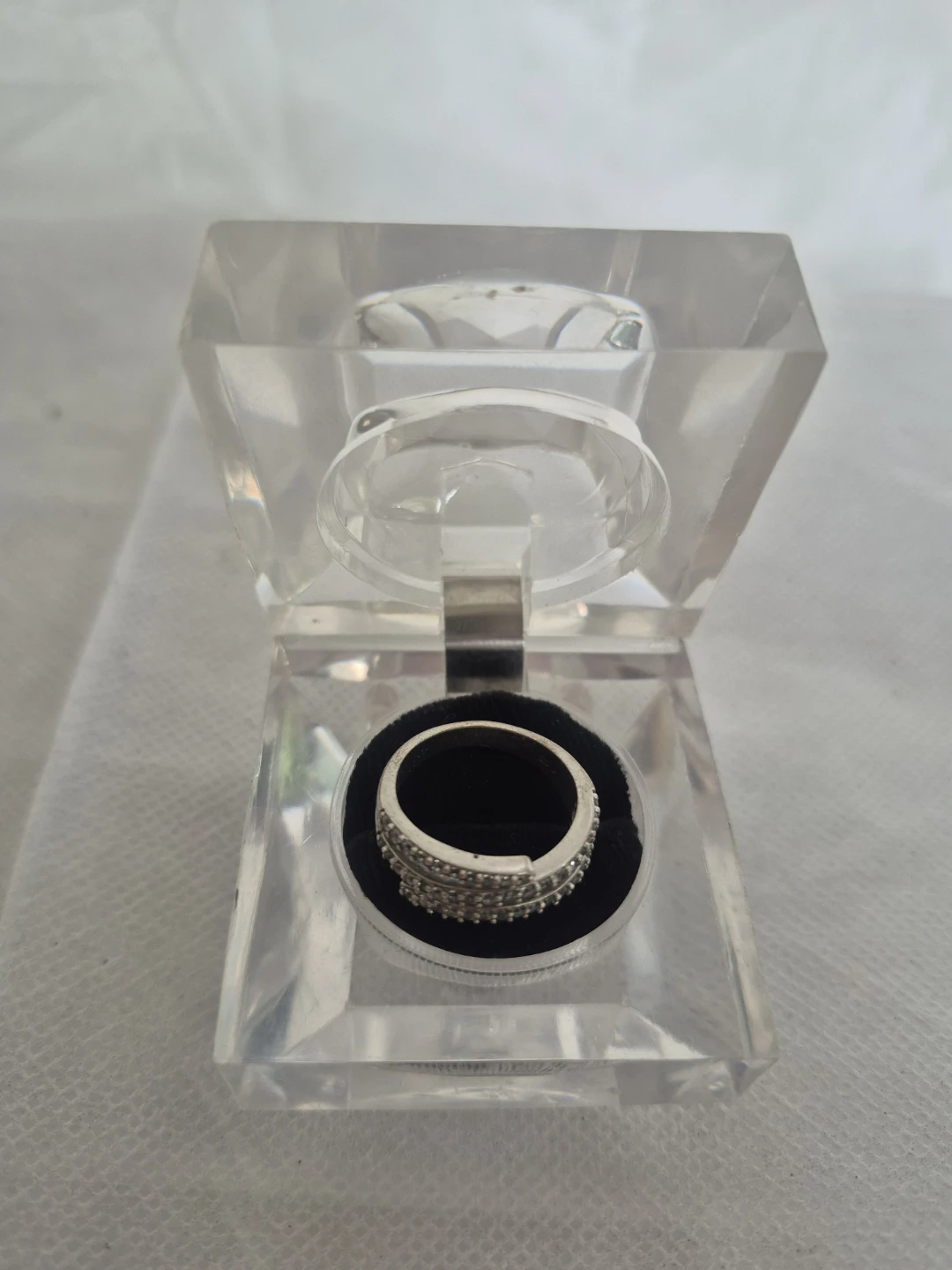 Rhinestone Band Ring in Clear Case - photo 2