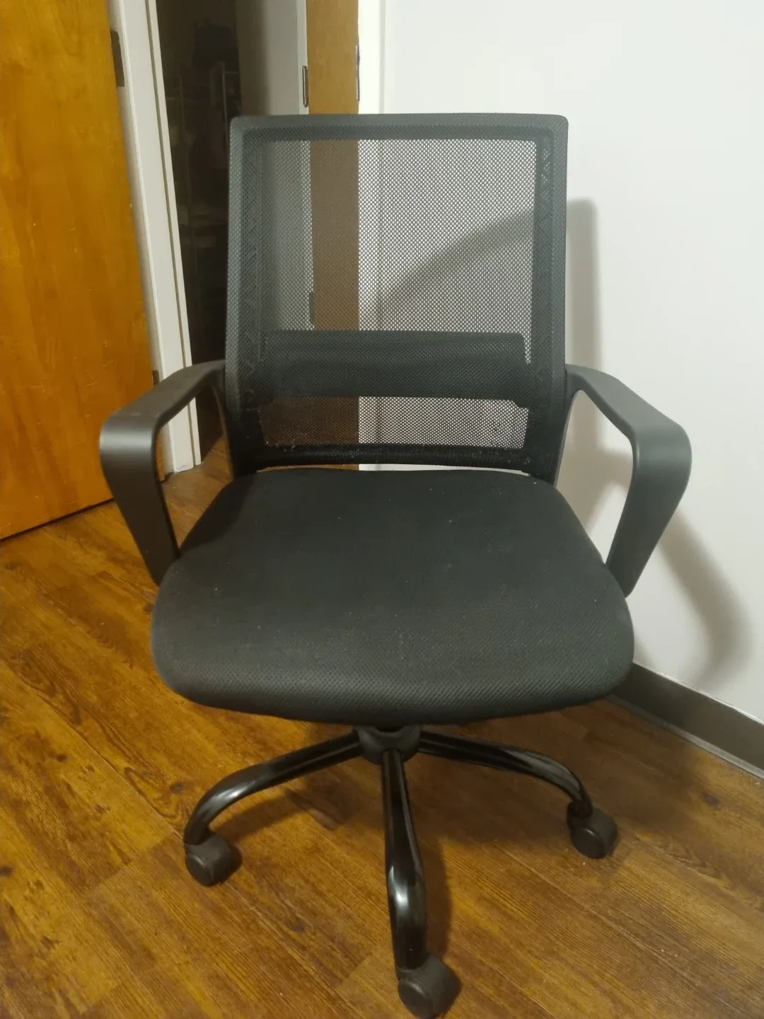 Black Mesh Office Chair - photo 2